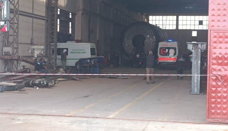3 Tonluk Sac Levhanın Altında Kaldılar 2 Ölü - Kırıkkale Haber, Son Dakika Kırıkkale Haberleri 3 Tonluk Sac Levhanın Altında Kaldılar 2 Ölü - Kırıkkale Haber, Son Dakika Kırıkkale Haberleri