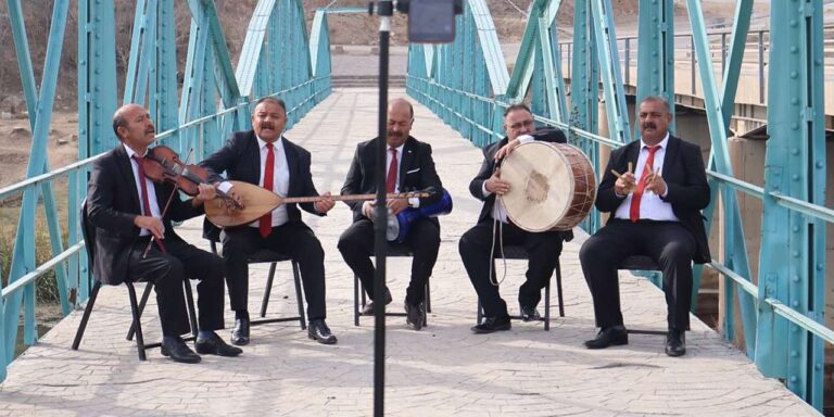 Kırıkkale'de Tarihi Demir Köprü sanatla bütünleşti - Kırıkkale Haber, Son Dakika Kırıkkale Haberleri