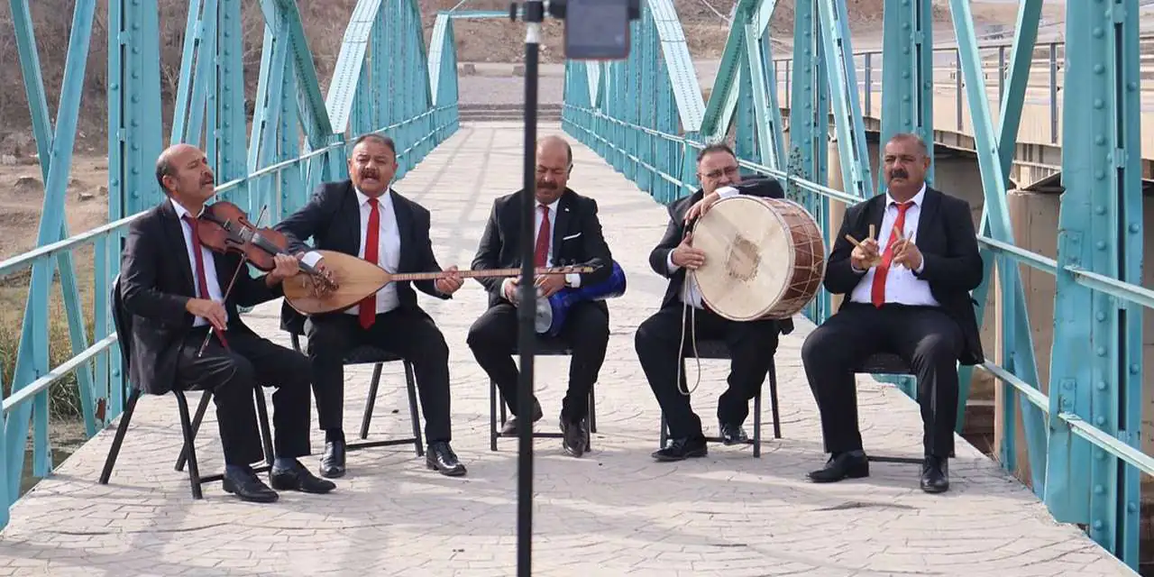 Kırıkkale'de Tarihi Demir Köprü sanatla bütünleşti - Kırıkkale Haber, Son Dakika Kırıkkale Haberleri