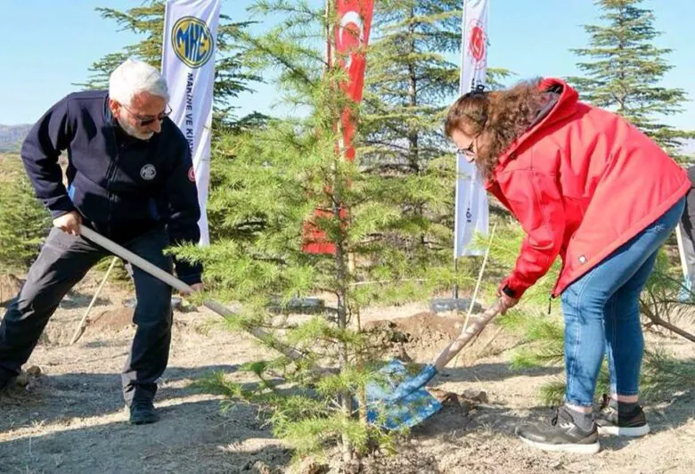 MKE'den anlamlı katkı: Yüzlerce fidan toprakla buluştu! - Kırıkkale Haber, Son Dakika Kırıkkale Haberleri MKE'den anlamlı katkı: Yüzlerce fidan toprakla buluştu! - Kırıkkale Haber, Son Dakika Kırıkkale Haberleri