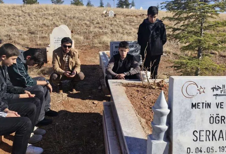 Liseliler öğretmenleri dualarla andı - Kırıkkale Haber, Son Dakika Kırıkkale Haberleri