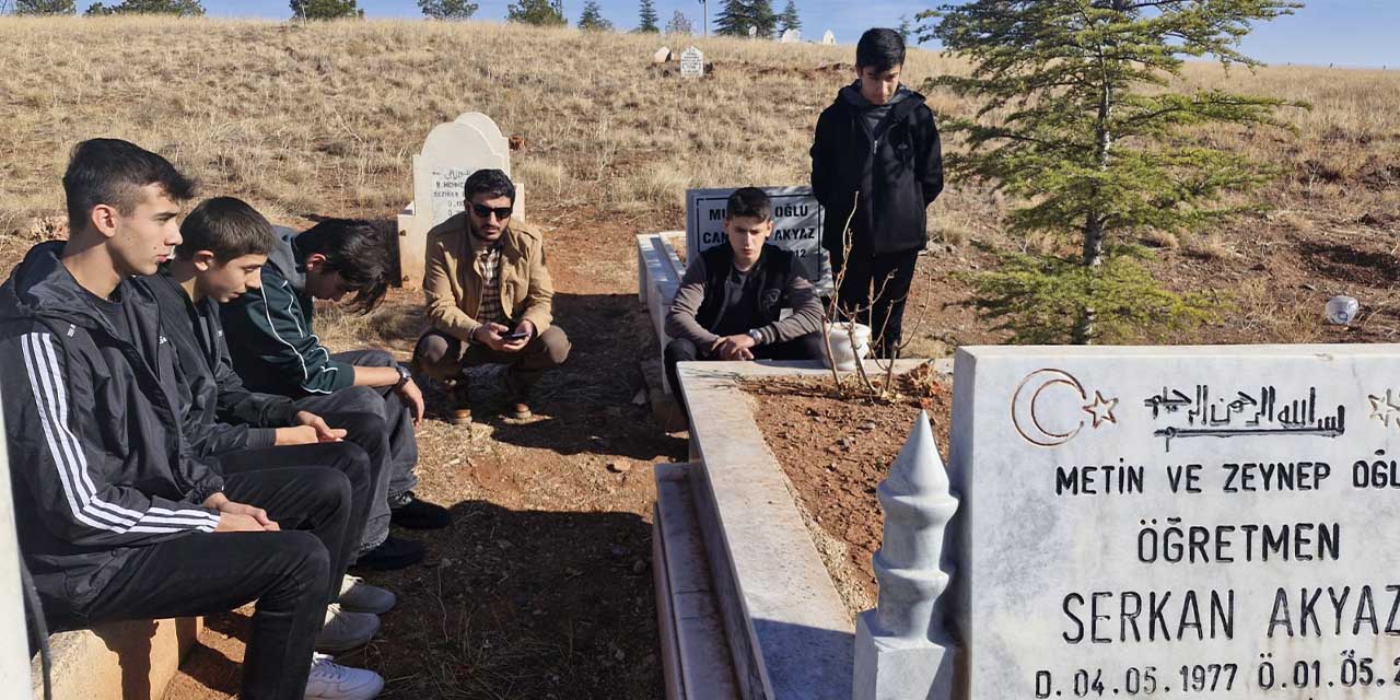 Liseliler öğretmenleri dualarla andı - Kırıkkale Haber, Son Dakika Kırıkkale Haberleri