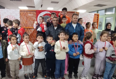 Satrançta hem rakipleriyle hem de zamanla yarıştılar - Kırıkkale Haber, Son Dakika Kırıkkale Haberleri