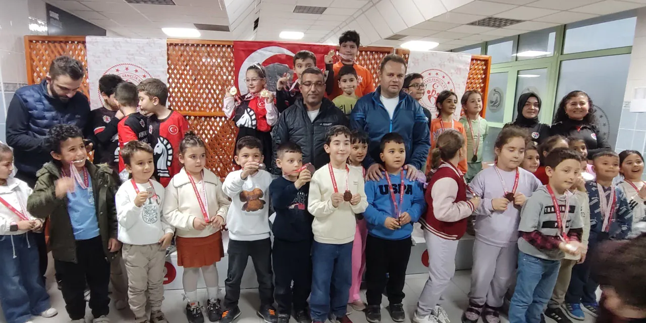 Satrançta hem rakipleriyle hem de zamanla yarıştılar - Kırıkkale Haber, Son Dakika Kırıkkale Haberleri