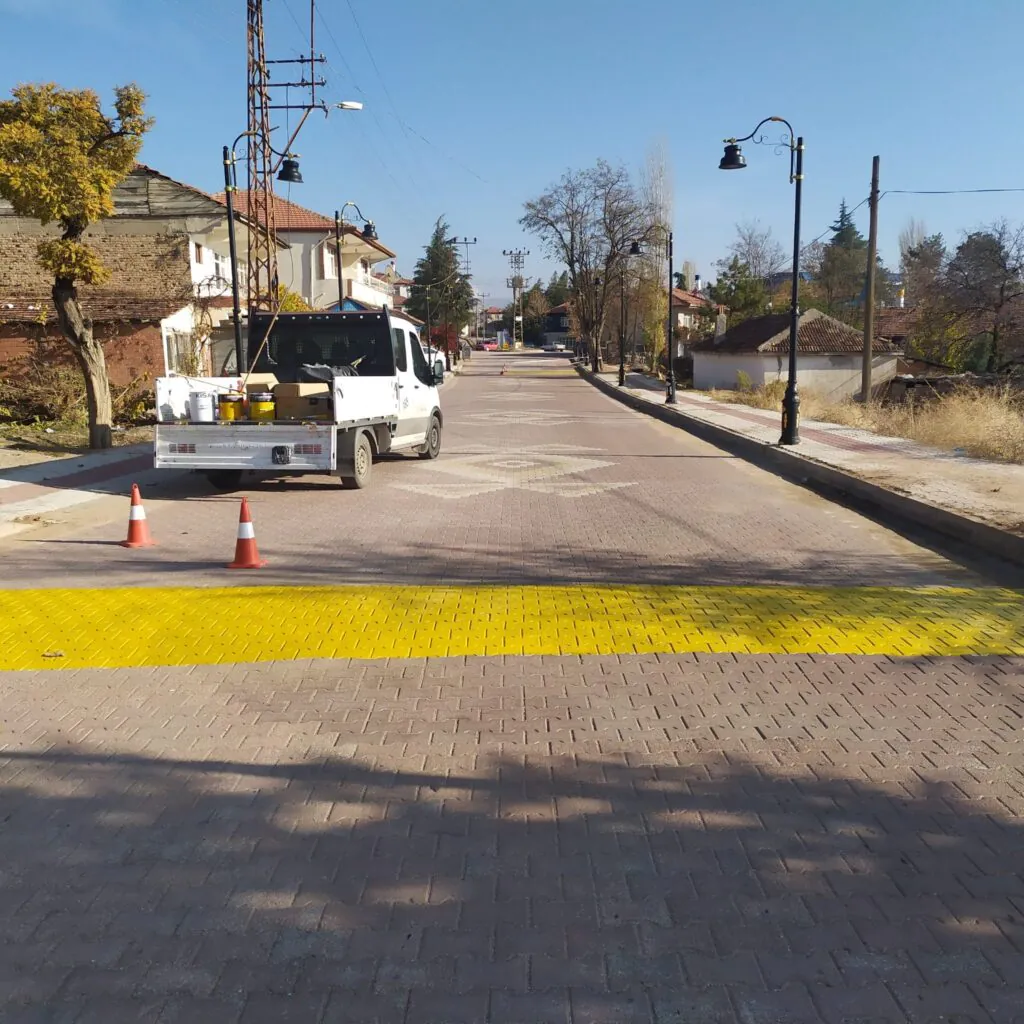 Hasandede Köyü’nde trafik güvenliği artırıldı: Kasisler boyandı – Kırıkkale Haber, Son Dakika Kırıkkale Haberleri Hasandede Köyü'nde trafik güvenliği artırıldı: Kasisler boyandı - Kırıkkale Haber, Son Dakika Kırıkkale Haberleri
