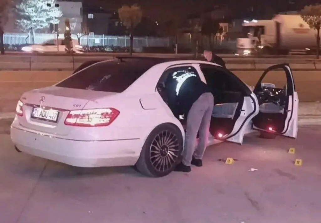 ilahlı ve Bı&ccedil;aklı Kavga: 3 Yaralı, 5 Ş&uuml;pheli G&ouml;zaltında - Kırıkkale Haber, Son Dakika Kırıkkale Haberleri