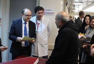 Başhekim Varol'dan Tıbbi Sekreterlere çiçekli moral - Kırıkkale Haber, Son Dakika Kırıkkale Haberleri