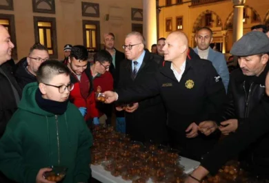 Başkan Önal, Berat Kandili'nde vatandaşlara lokma ikramında bulundu - Kırıkkale Haber, Son Dakika Kırıkkale Haberleri