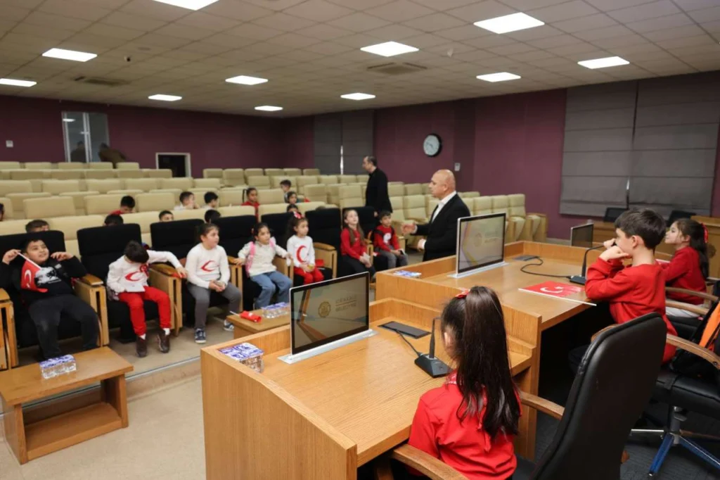 Başkan &Ouml;nal&rsquo;dan miniklere sıcak karşılama - Kırıkkale Haber, Son Dakika Kırıkkale Haberleri