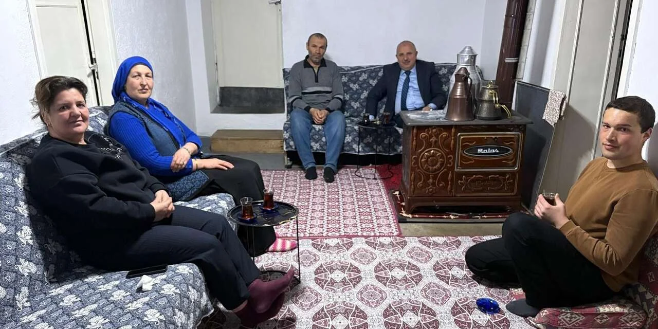 Başkan Cönger, iftarını vatandaş sofrasında yaptı - Kırıkkale Haber, Son Dakika Kırıkkale Haberleri