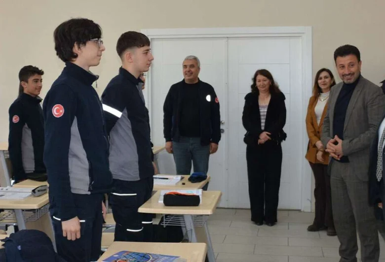 Liseliler mesleki eğitimle geleceğe hazırlanıyor - Kırıkkale Haber, Son Dakika Kırıkkale Haberleri Liseliler mesleki eğitimle geleceğe hazırlanıyor - Kırıkkale Haber, Son Dakika Kırıkkale Haberleri