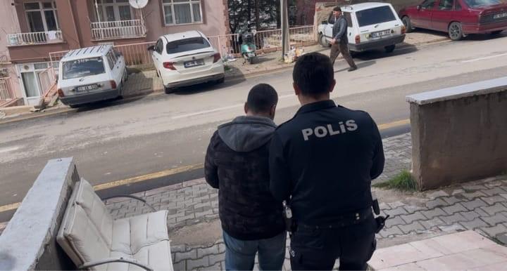 Kırıkkale’de Aranan 6 Hükümlü Kıskıvrak Yakalandı - Kırıkkale Haber, Son Dakika Kırıkkale Haberleri Kırıkkale’de Aranan 6 Hükümlü Kıskıvrak Yakalandı - Kırıkkale Haber, Son Dakika Kırıkkale Haberleri