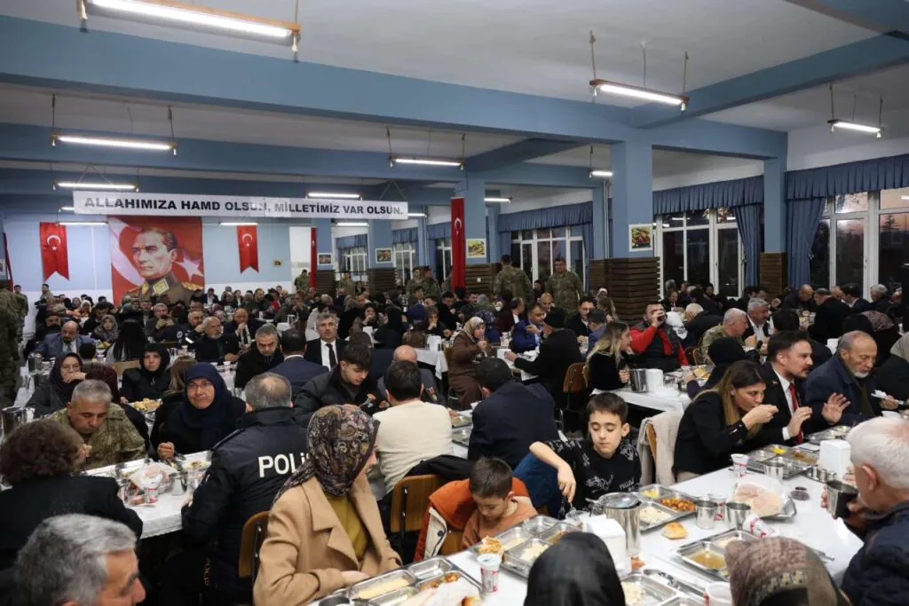 Komutanlar Kırıkkale&rsquo;de sofraya oturdu! - Kırıkkale Haber, Son Dakika Kırıkkale Haberleri