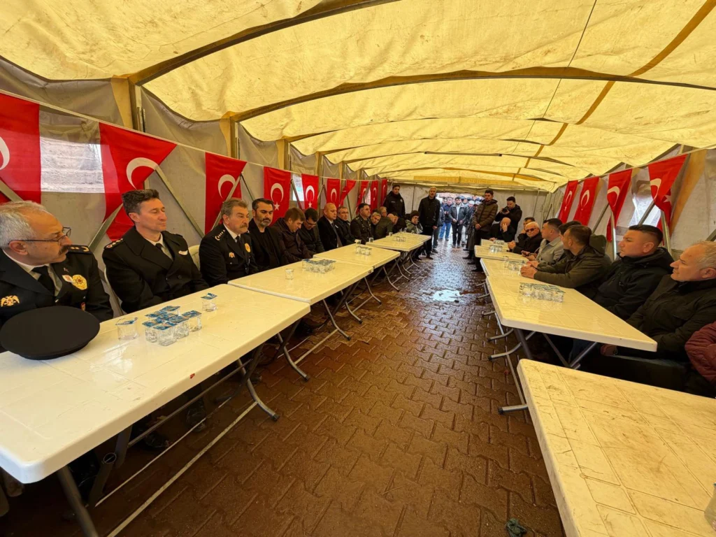 Kırıkkale’de Şehit Cenazesinde Gözler Onu Aradı – Kırıkkale Haber, Son Dakika Kırıkkale Haberleri Kırıkkale'de Şehit Cenazesinde Gözler Onu Aradı - Kırıkkale Haber, Son Dakika Kırıkkale Haberleri