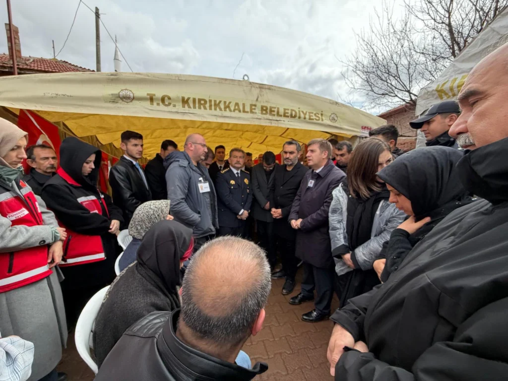 Kırıkkale’de Şehit Cenazesinde Gözler Onu Aradı – Kırıkkale Haber, Son Dakika Kırıkkale Haberleri Kırıkkale'de Şehit Cenazesinde Gözler Onu Aradı - Kırıkkale Haber, Son Dakika Kırıkkale Haberleri