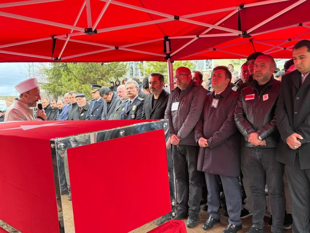 Kırıkkale’de Şehit Cenazesinde Gözler Onu Aradı – Kırıkkale Haber, Son Dakika Kırıkkale Haberleri Kırıkkale'de Şehit Cenazesinde Gözler Onu Aradı - Kırıkkale Haber, Son Dakika Kırıkkale Haberleri