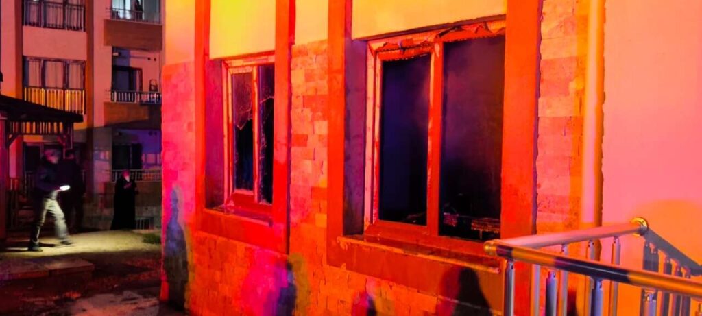 Korkutan Yangın: Anne ve Otizmli Oğlu Son Anda Kurtuldu - Kırıkkale Haber, Son Dakika Kırıkkale Haberleri Korkutan Yangın: Anne ve Otizmli Oğlu Son Anda Kurtuldu - Kırıkkale Haber, Son Dakika Kırıkkale Haberleri