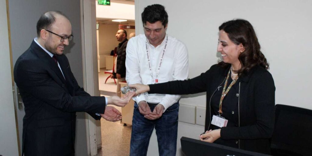 Başhekim Varol personelini tek tek kutladı - Kırıkkale Haber, Son Dakika Kırıkkale Haberleri