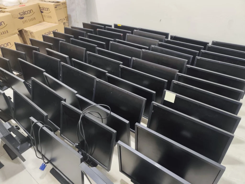 S&ouml;z Verdi, Rekor S&uuml;rede Teslim Etti, Kırıkkale&rsquo;ye 250 Bilgisayar Desteği - Kırıkkale Haber, Son Dakika Kırıkkale Haberleri