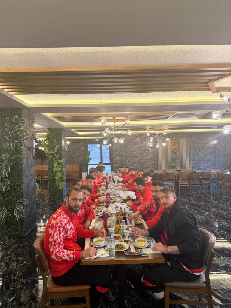 Kırıkkale Spor’a Moral Desteği: Sheltons Hotel’den Anlamlı Ev Sahipliği – Kırıkkale Haber, Son Dakika Kırıkkale Haberleri Kırıkkale Spor’a Moral Desteği: Sheltons Hotel’den Anlamlı Ev Sahipliği - Kırıkkale Haber, Son Dakika Kırıkkale Haberleri