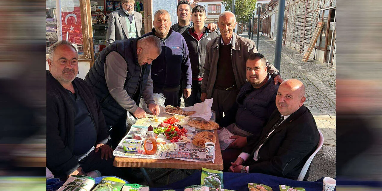 Başkan Cönger pazar esnafıyla kahvaltıda buluştu - Kırıkkale Haber, Son Dakika Kırıkkale Haberleri