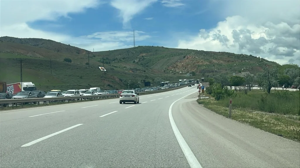 ANKARA-KIRIKKALE KARAYOLUNDA UZUN ARAÇ KUYRUĞU! – Kırıkkale Haber, Son Dakika Kırıkkale Haberleri ANKARA-KIRIKKALE KARAYOLUNDA UZUN ARAÇ KUYRUĞU! - Kırıkkale Haber, Son Dakika Kırıkkale Haberleri