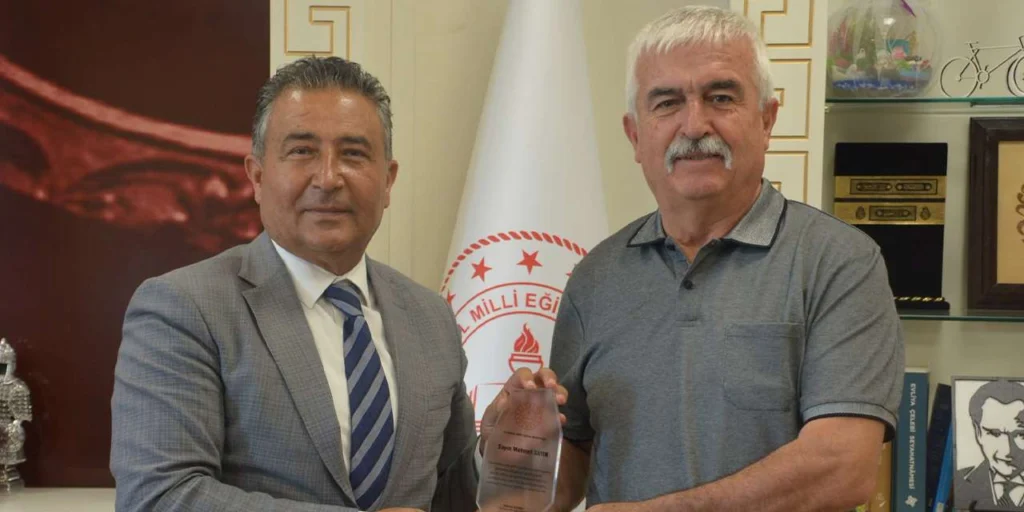 43 Yıllık Emek Plaketle Taçlandı – Kırıkkale Haber, Son Dakika Kırıkkale Haberleri 43 Yıllık Emek Plaketle Taçlandı - Kırıkkale Haber, Son Dakika Kırıkkale Haberleri