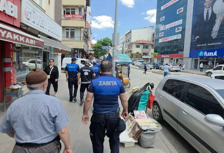 Kaldırım işgaline zabıta müdahalesi! - Kırıkkale Haber, Son Dakika Kırıkkale Haberleri Kaldırım işgaline zabıta müdahalesi! - Kırıkkale Haber, Son Dakika Kırıkkale Haberleri