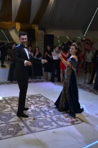KIRIKKALE’DE İKİ TANINMIŞ AİLEYİ BULUŞTURAN DÜĞÜN! – Kırıkkale Haber, Son Dakika Kırıkkale Haberleri KIRIKKALE’DE İKİ TANINMIŞ AİLEYİ BULUŞTURAN DÜĞÜN! - Kırıkkale Haber, Son Dakika Kırıkkale Haberleri