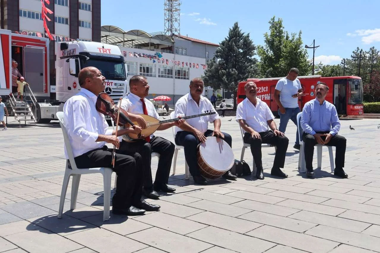 TRT Sinema Tırı Kırıkkale’de kapılarını açtı! – Kırıkkale Haber, Son Dakika Kırıkkale Haberleri TRT Sinema Tırı Kırıkkale'de kapılarını açtı! - Kırıkkale Haber, Son Dakika Kırıkkale Haberleri