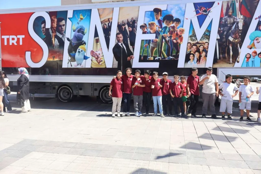 TRT Sinema Tırı Kırıkkale’de kapılarını açtı! – Kırıkkale Haber, Son Dakika Kırıkkale Haberleri TRT Sinema Tırı Kırıkkale'de kapılarını açtı! - Kırıkkale Haber, Son Dakika Kırıkkale Haberleri