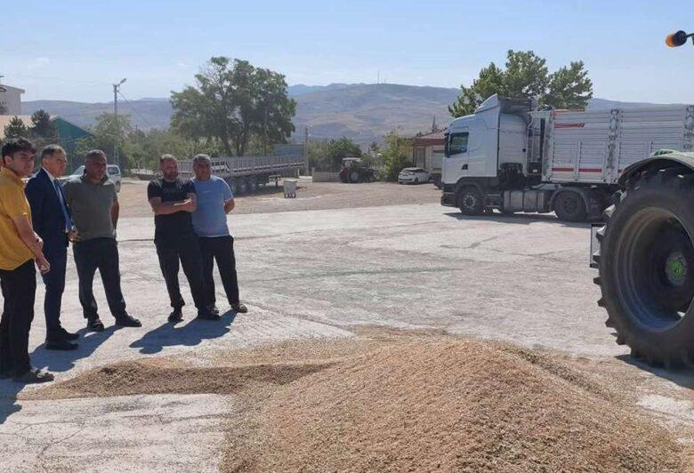 Delice Belediye Başkanı Uyan, Hasat Sezonunda TMO ve Zahireci Esnafını Ziyaret Etti - Kırıkkale Haber, Son Dakika Kırıkkale Haberleri Delice Belediye Başkanı Uyan, Hasat Sezonunda TMO ve Zahireci Esnafını Ziyaret Etti - Kırıkkale Haber, Son Dakika Kırıkkale Haberleri