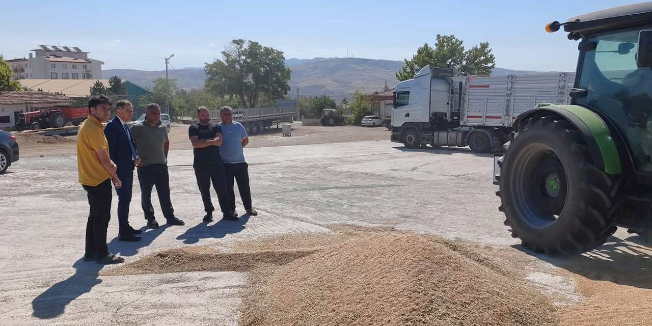 Delice Belediye Başkanı Uyan, Hasat Sezonunda TMO ve Zahireci Esnafını Ziyaret Etti