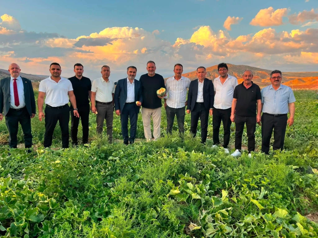 Delice Kara Kavunu’nda İlk Hasat Gerçekleşti – Kırıkkale Haber, Son Dakika Kırıkkale Haberleri Delice Kara Kavunu’nda İlk Hasat Gerçekleşti - Kırıkkale Haber, Son Dakika Kırıkkale Haberleri