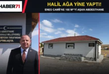 Kırıkkale Haber, Son Dakika Kırıkkale Haberleri Halil Öztürk’ün abdesthane tabelası önündeki fotoğrafı ve Enes Camii için yaptırılan yeni abdesthane binası.