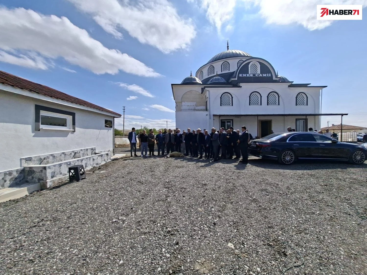 Habere ilişkin paylaşılan görüntüler Enes Camii önünde vatandaşlarla buluşma