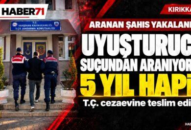 Haber71 kapak — Kırıkkale’de 5 yıl hapis cezasıyla aranan T.Ç. yakalandı Haber71: Uyuşturucu suçundan aranan T.Ç., 5 yıl hapis cezası nedeniyle cezaevine teslim edildi. Temsili görsel.