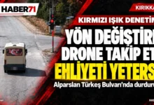 Haber71 kapak — Kırmızı ışıkta geçti, yön değiştirdi: Minibüsü drone takip etti Haber71: Alparslan Türkeş Bulvarı’nda drone ile takip edilen minibüs sürücüsünün belgesi yetersiz çıktı. Temsili görsel.